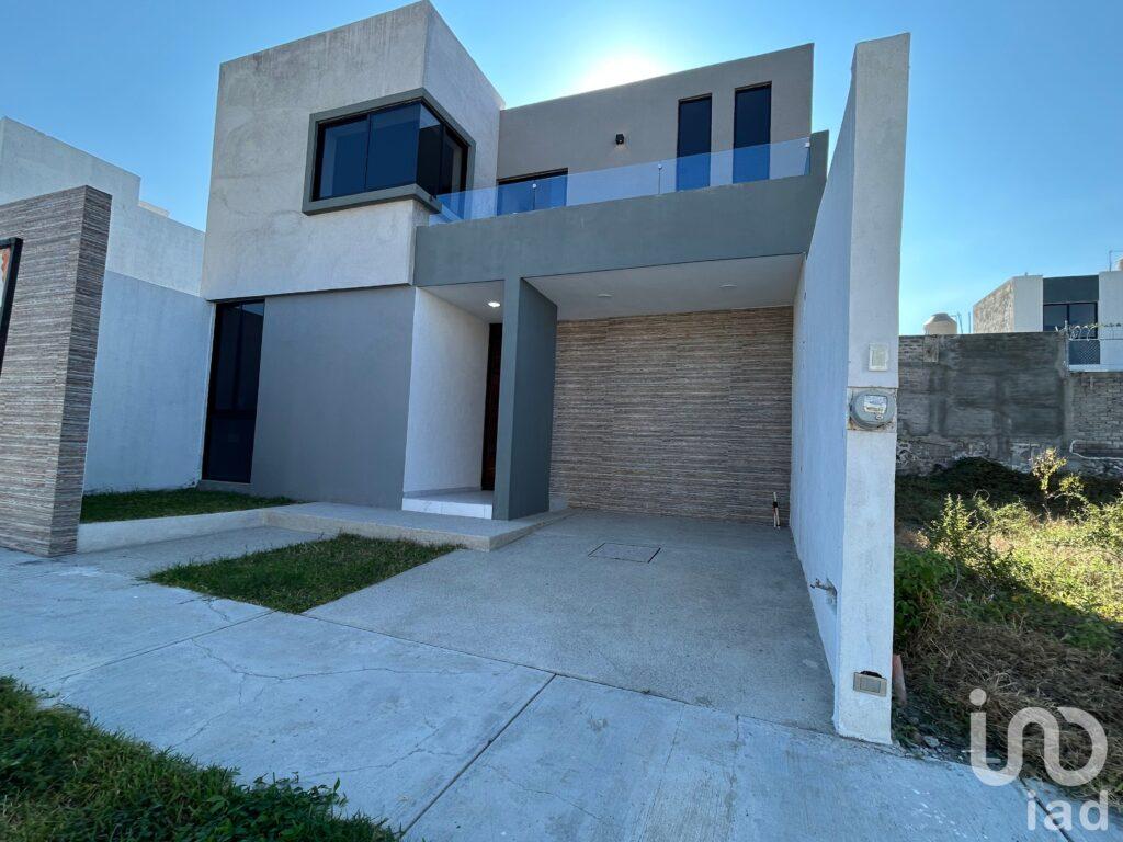 Venta de casa nueva en Fracc. Real de Comala