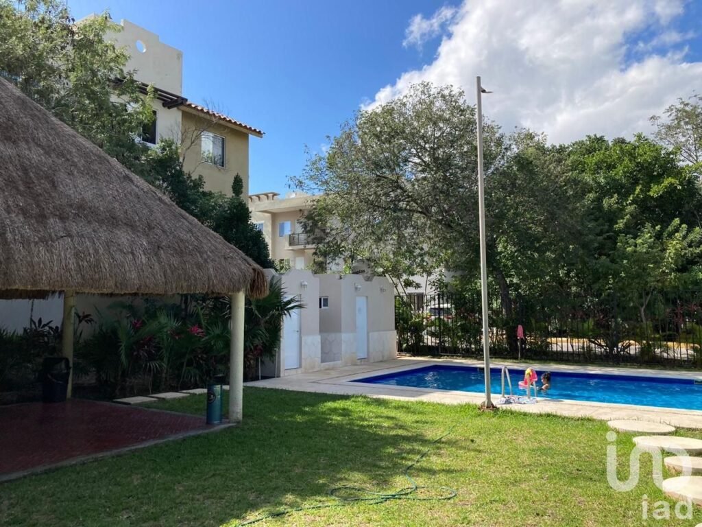 EN VENTA DEPARTAMENTO AMUEBLADO EN 3PLAYA DEL CARMEN