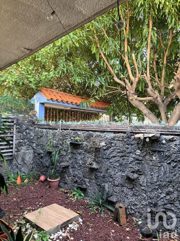 CASA EN VENTA EN EL FRACC. FLORES DEL VALLE, VERACRUZ, VER.