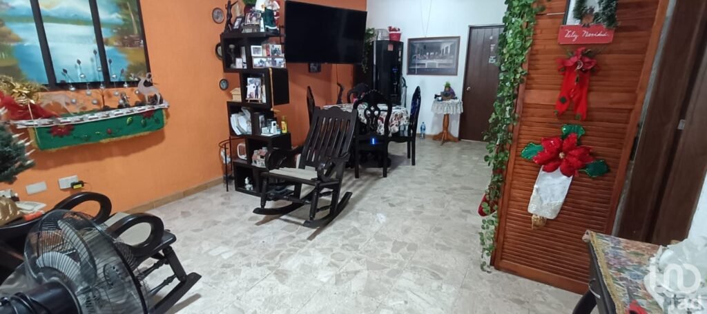 CASA EN VENTA EN EL FRACC. FLORES DEL VALLE, VERACRUZ, VER.