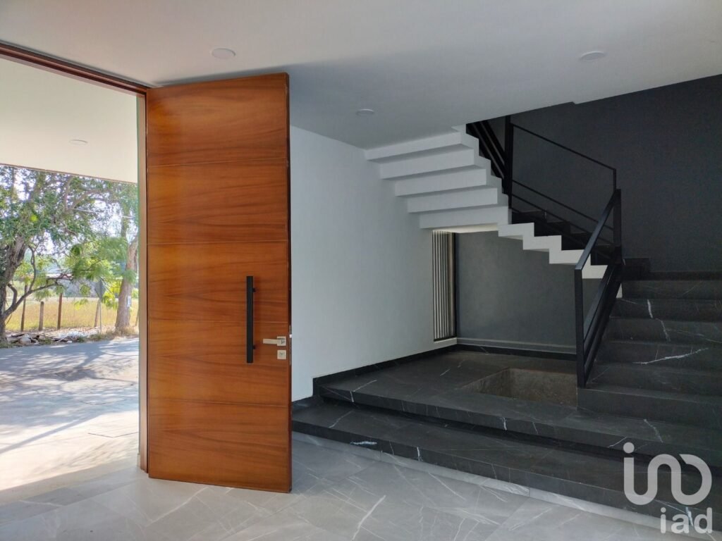 Casa en Venta. 4ta Recámara y Terraza en el 3er Nivel.