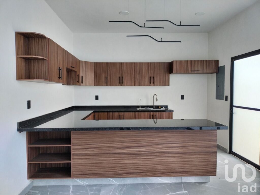 Casa en Venta. 4ta Recámara y Terraza en el 3er Nivel.