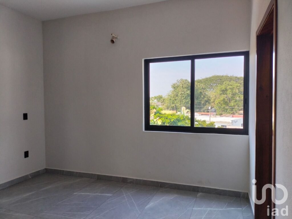 Casa en Venta. 4ta Recámara y Terraza en el 3er Nivel.
