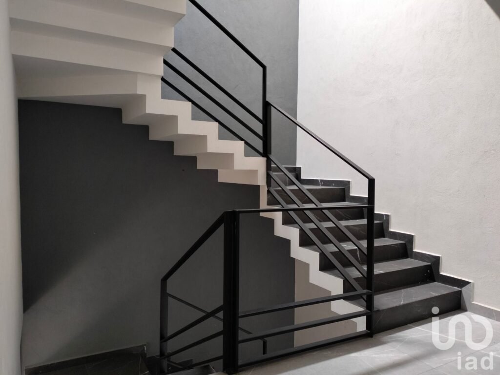 Casa en Venta. 4ta Recámara y Terraza en el 3er Nivel.