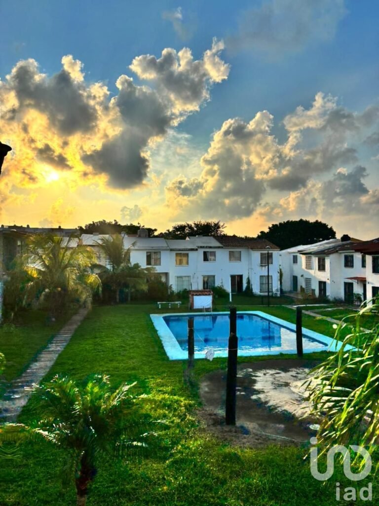 Casa con alberca en Geovillas Los Pinos, Veracruz