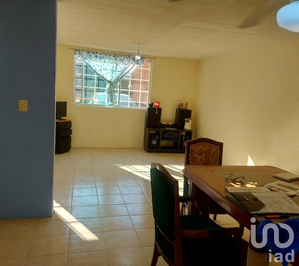 Casa en venta 3 recamaras 200 mts de terreno en Xochitepec centro con Vigilancia