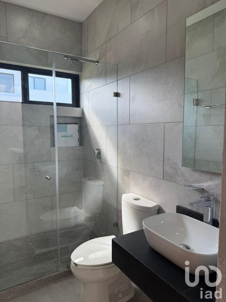 CASA EN VENTA EN RESIDENCIAL ARBOLADA