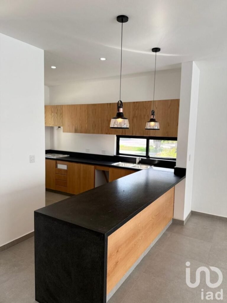 CASA EN VENTA EN RESIDENCIAL ARBOLADA