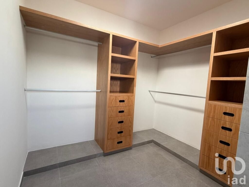 CASA EN VENTA EN RESIDENCIAL ARBOLADA