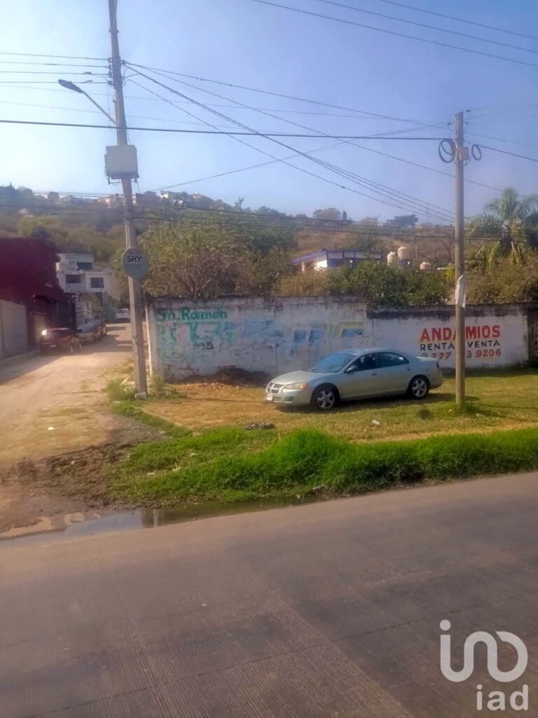 EXELENTE OPORTUNIDAD DE TERRENO!!!  IDEAL PARA FRANQUICIAS