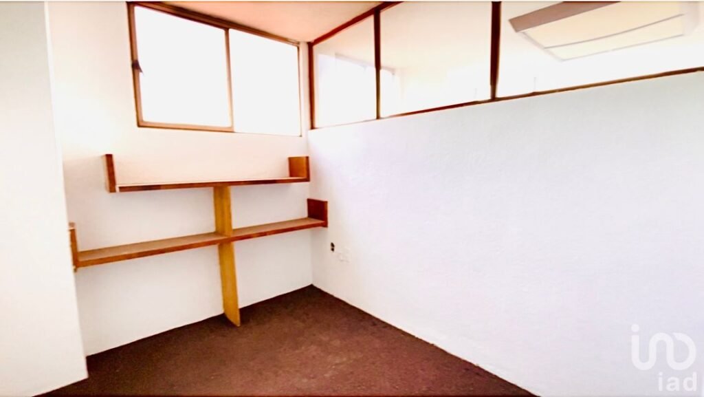 Oficina en Venta, sobre Avenida principal en la Col. Roma.