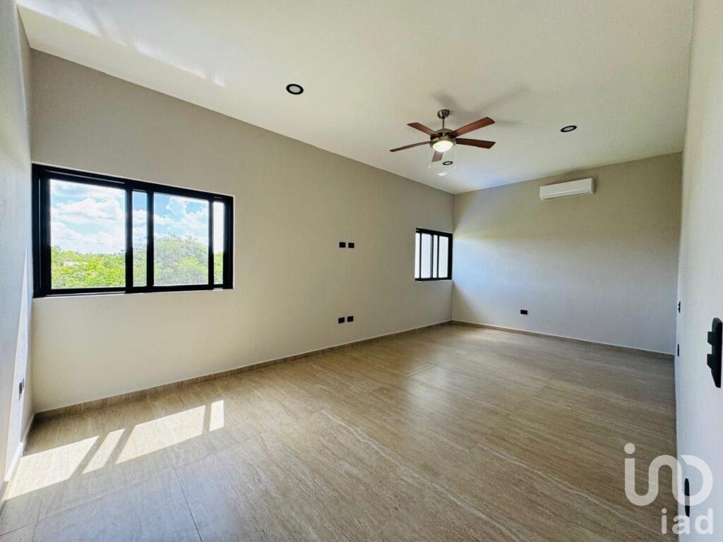 VENTA DE CASA EN RESIDENCIAL LAGOS DEL SOL CANCUN