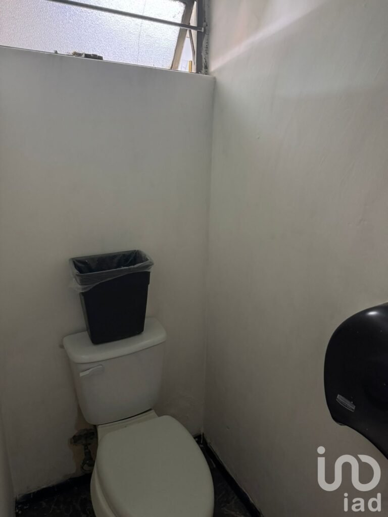 Casa con locales comerciales en Venta, Boulevares, Naucalpan