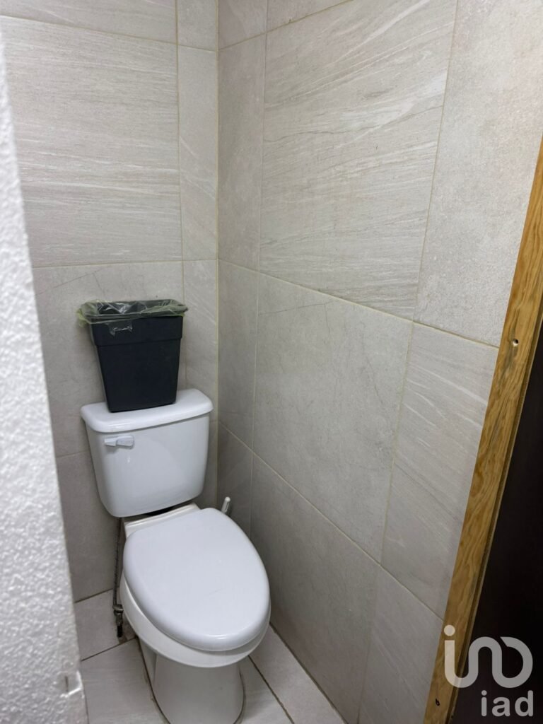 Casa con locales comerciales en Venta, Boulevares, Naucalpan