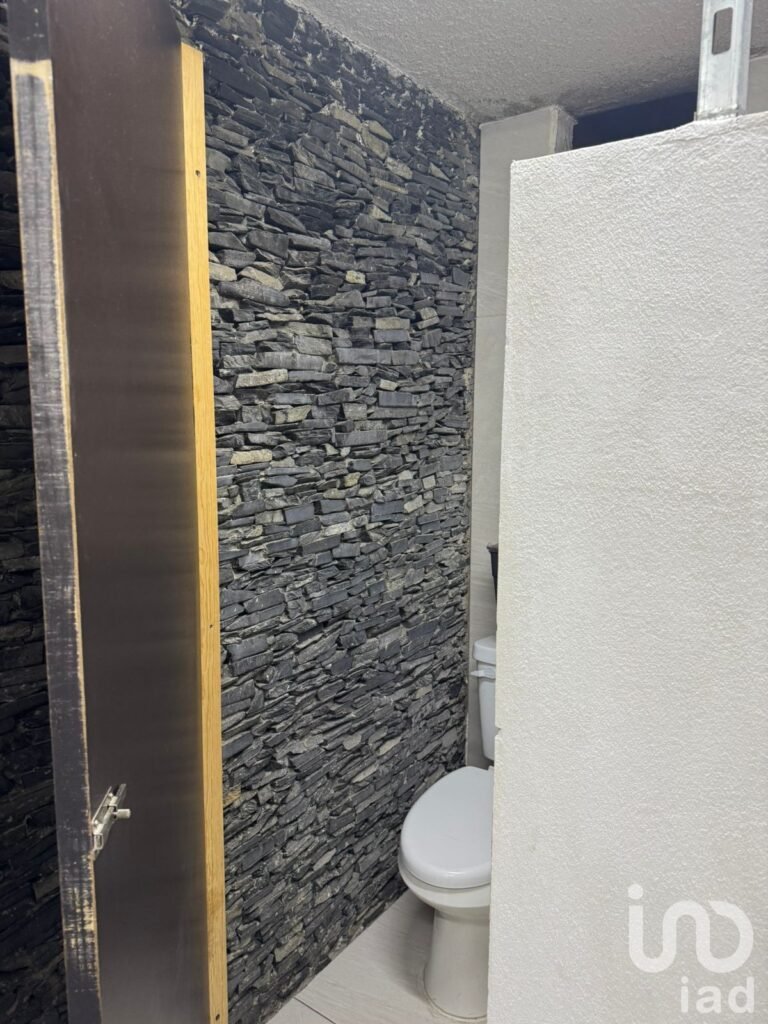 Casa con locales comerciales en Venta, Boulevares, Naucalpan