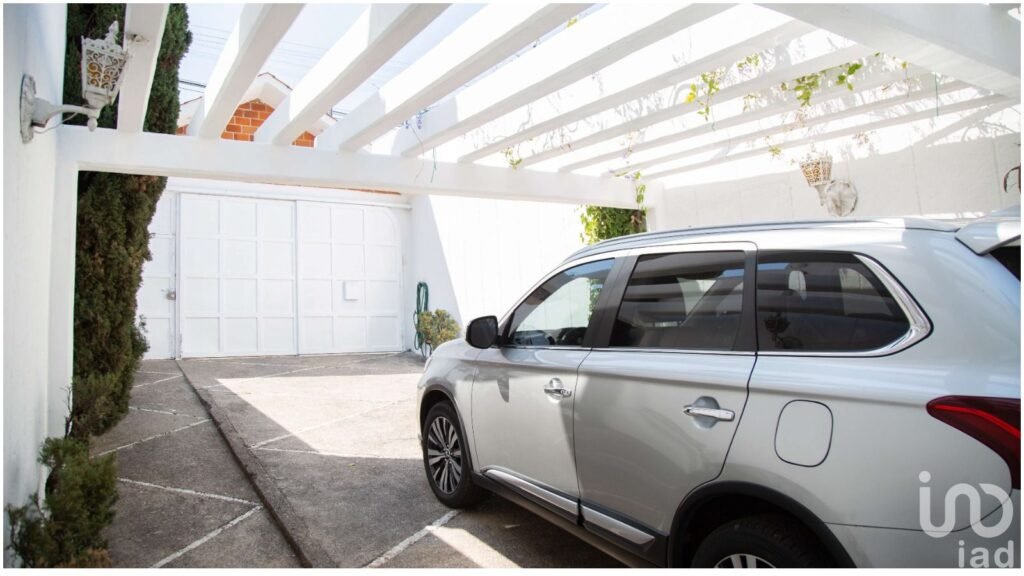 TU OASIS CON JARDÍN Y ALBERCA  EN LA PRADERA , CUERNAVACA VIVE EL ENCANTO DE ESTA CASA ....