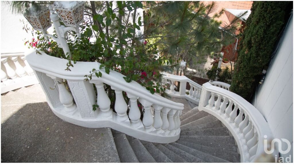 TU OASIS CON JARDÍN Y ALBERCA  EN LA PRADERA , CUERNAVACA VIVE EL ENCANTO DE ESTA CASA ....