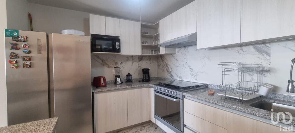 Departamento en venta con 3 habitaciones, alberca, vigilancia y elevador en Xochitepec, Mor.