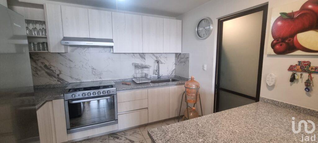 Departamento en venta con 3 habitaciones, alberca, vigilancia y elevador en Xochitepec, Mor.