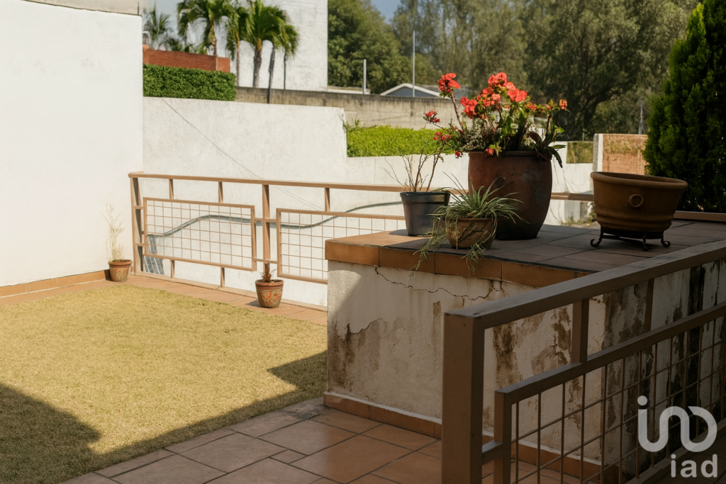 CASA EN VENTA PROPIA PARA ESCUELA O CONSULTORIOS, BELLAVISTA, CUERNAVACA