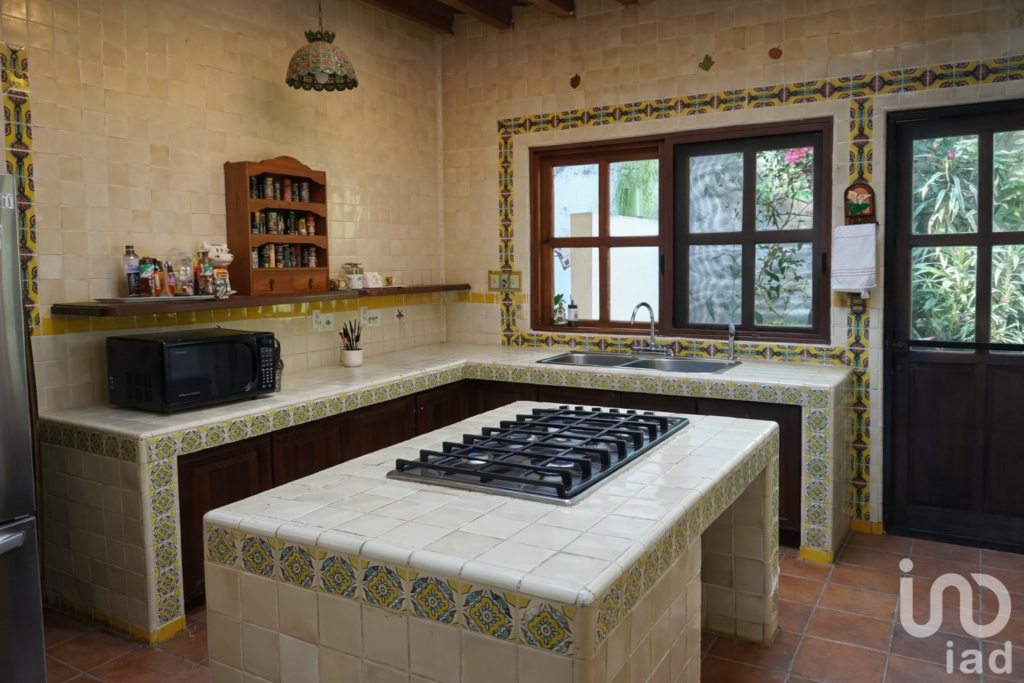 Casa en venta, 4 recamaras, Lomas Atzingo, norte de Cuernavaca