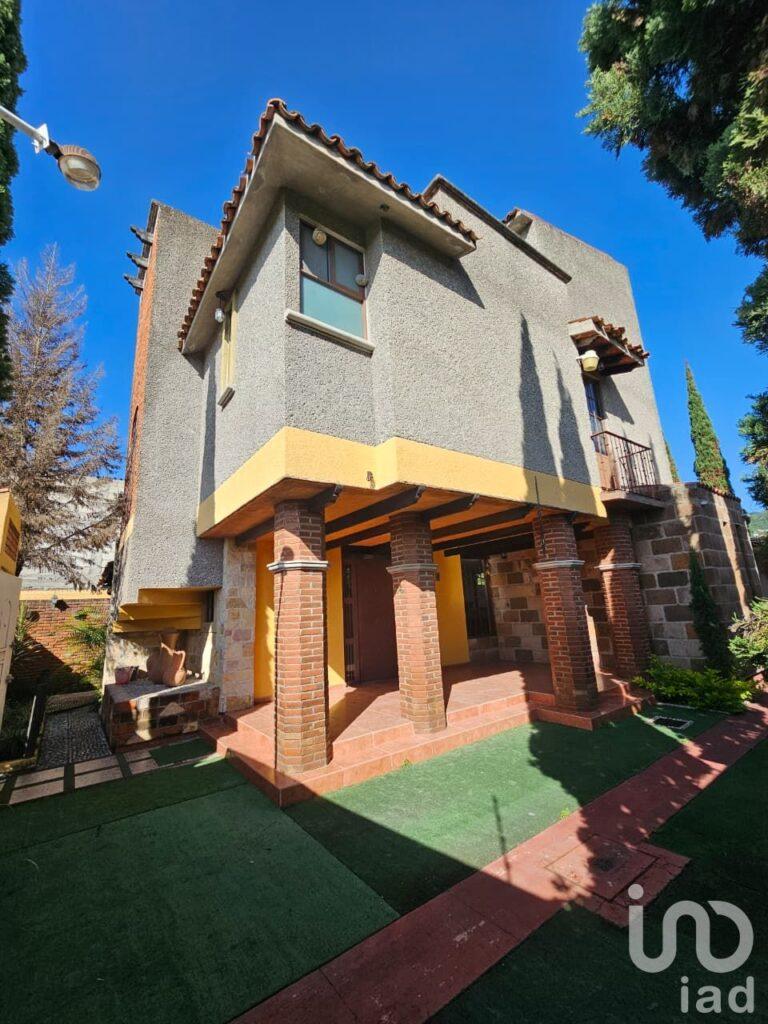 CASA EN VENTA FRACCIONAMIENTO VILLAS DE TLAYACAPAN, MORELOS