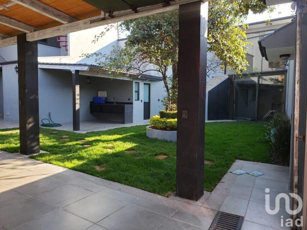 Casa en Venta col. las animas  con Alberca techada y cochera para 6 autos