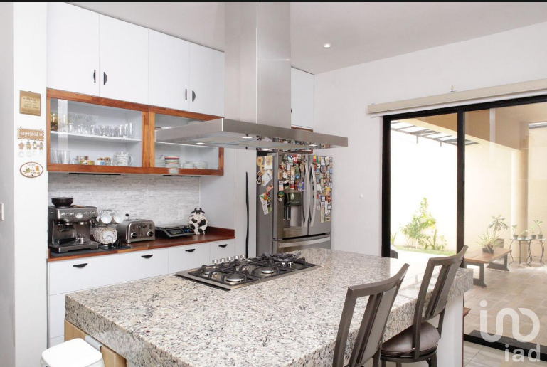 CASA EN VENTA 1 PLANTA EN CONKAL YUCATAN CON PANELES SOLARES