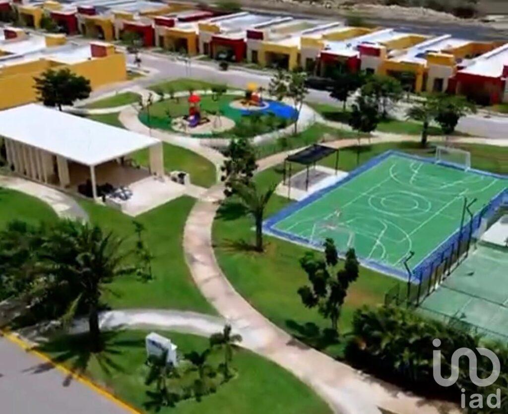 CASA EN VENTA 1 PLANTA EN CONKAL YUCATAN CON PANELES SOLARES