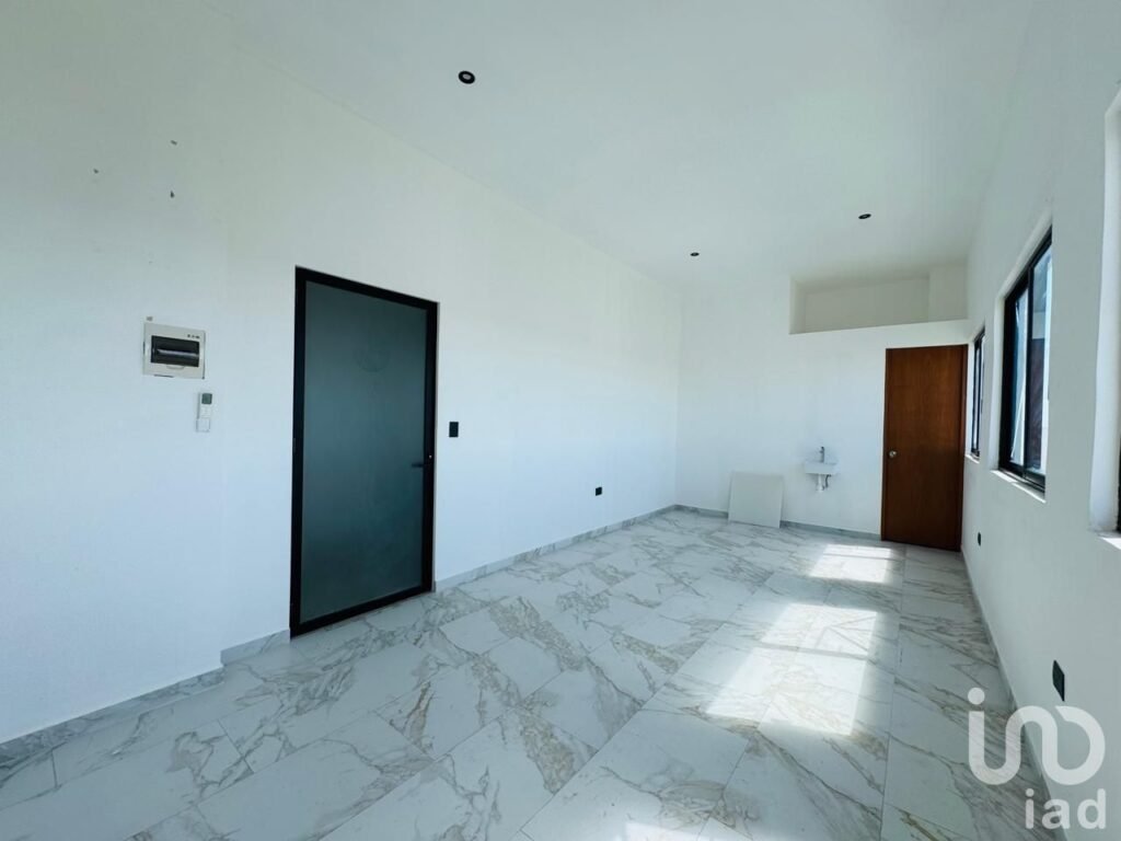 RENTA DE CONSULTORIO EN MASTER PLAZA AV 135 EN CANCUN