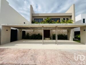 CASA EN RESIDENCIAL LAGOS DEL SOL CASA EN RESIDENCIAL LAGOS DEL SOL