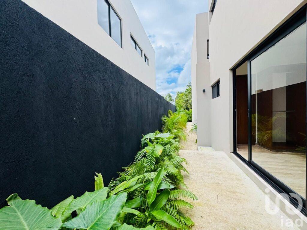 CASA EN RESIDENCIAL LAGOS DEL SOL