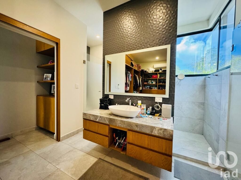 CASA EN VENTA EN RESIDENCIAL LAGOS DEL SOL EN CANCUN QUINTANA ROO