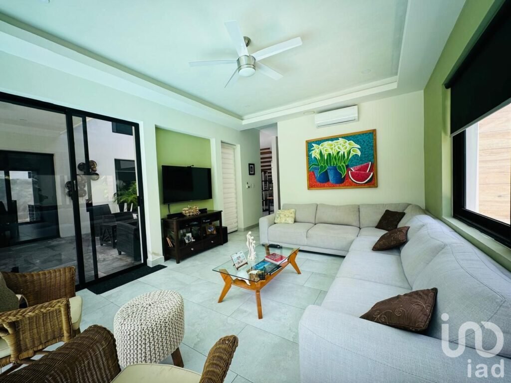 CASA EN VENTA EN RESIDENCIAL LAGOS DEL SOL EN CANCUN QUINTANA ROO