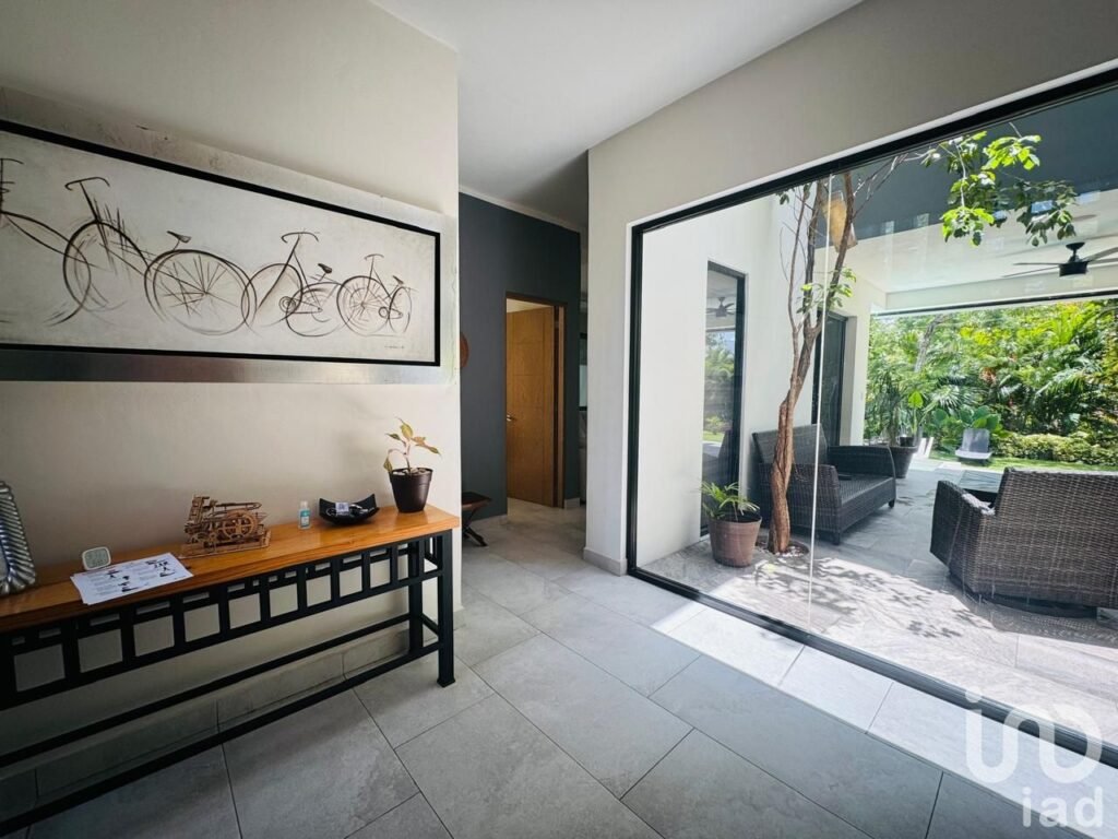 CASA EN VENTA EN RESIDENCIAL LAGOS DEL SOL EN CANCUN QUINTANA ROO