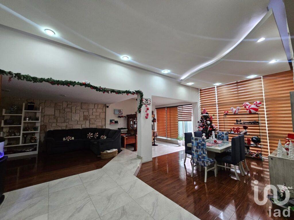 RESIDENCIA UBICADA DENTRO DEL CLUB CUICACALLI