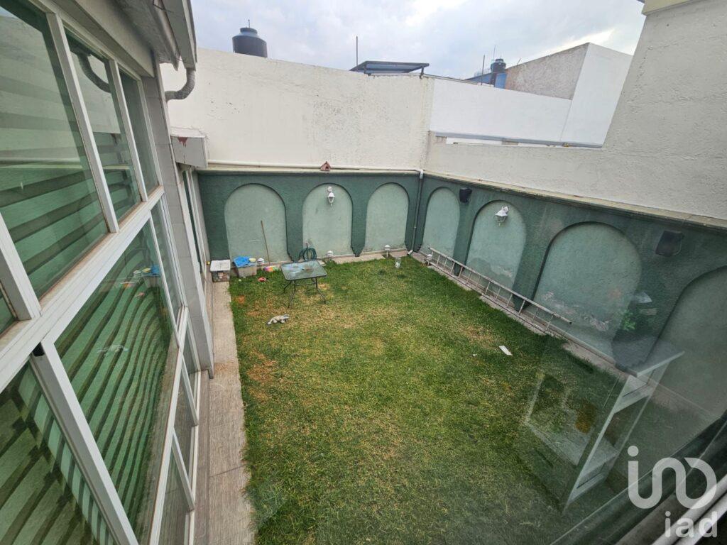 RESIDENCIA UBICADA DENTRO DEL CLUB CUICACALLI