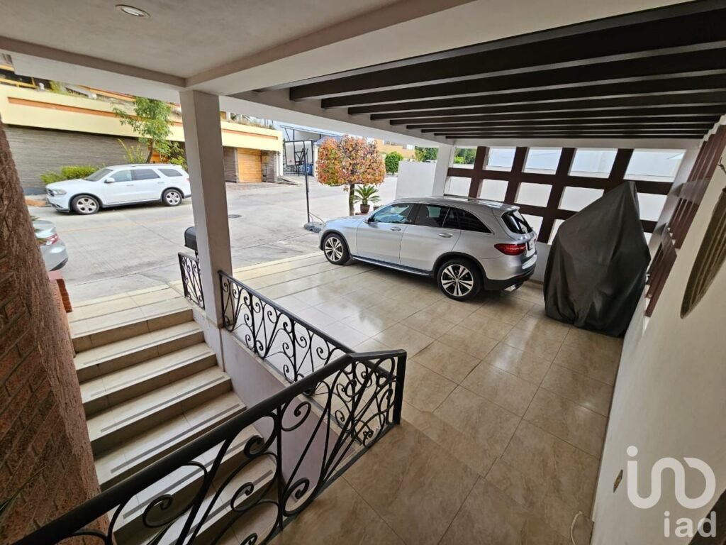 RESIDENCIA EN EL CLUB DE GOLF BELLAVISTA, A 10 MIN DE PLAZA SATELITE