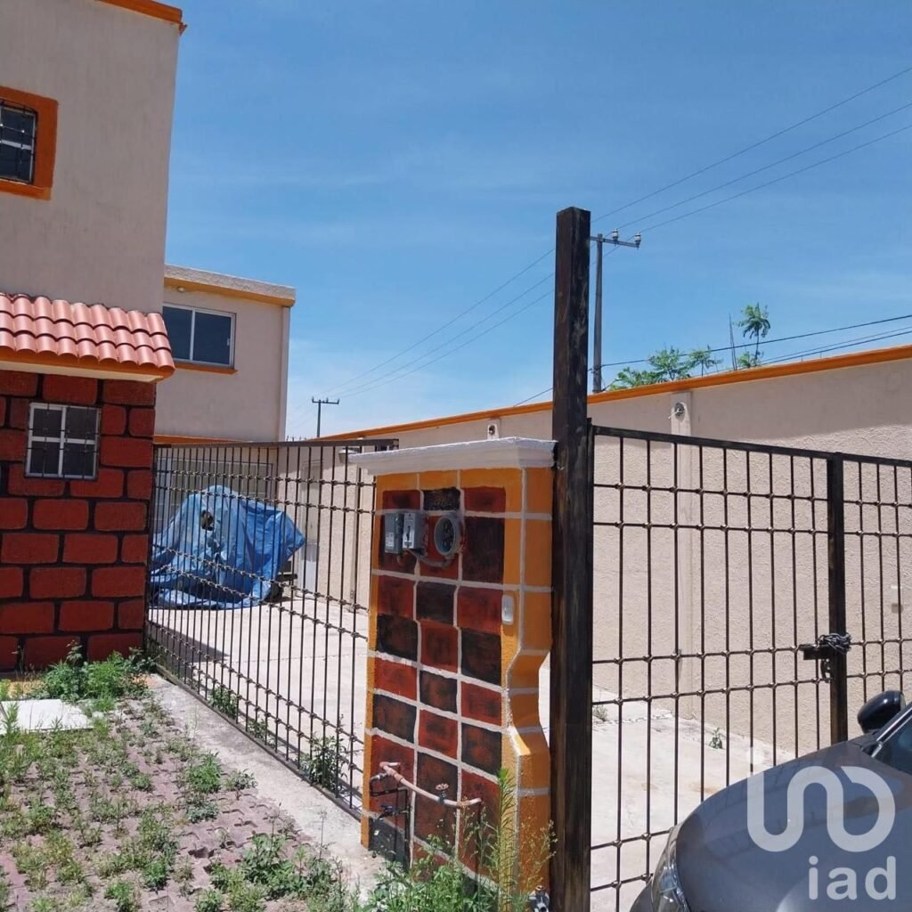 CASA EN VENTA EN LAS AMERICAS CON AMPLIACION DE TERRENO Y CONSTRUCCION