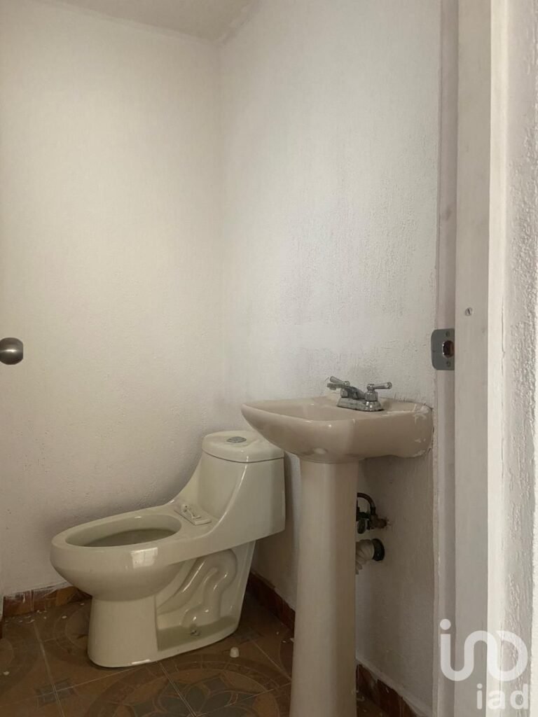 CASA EN VENTA EN LAS AMERICAS CON AMPLIACION DE TERRENO Y CONSTRUCCION