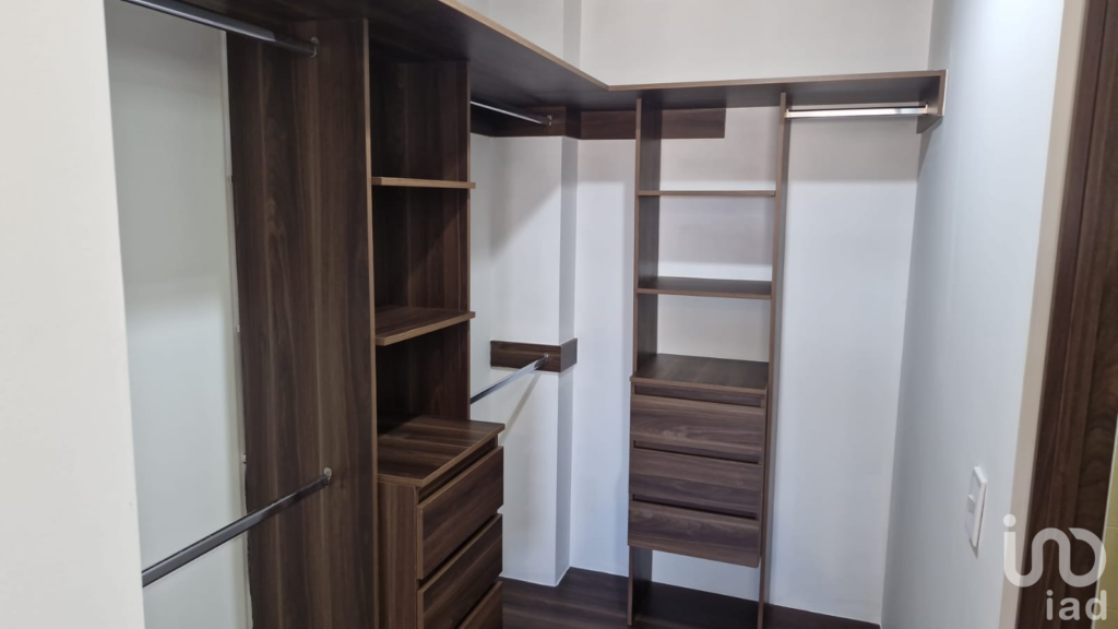 Av. Luis Vega Monroy, Avanta Gardens, Torre B, Departamento 1001B, Querétaro, C.P. 76090