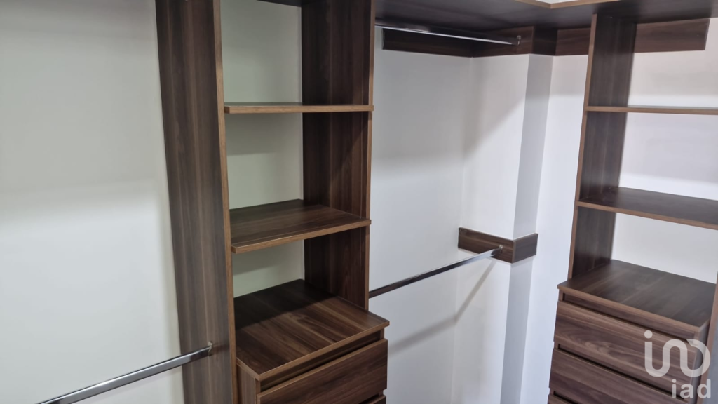 Av. Luis Vega Monroy, Avanta Gardens, Torre B, Departamento 1001B, Querétaro, C.P. 76090