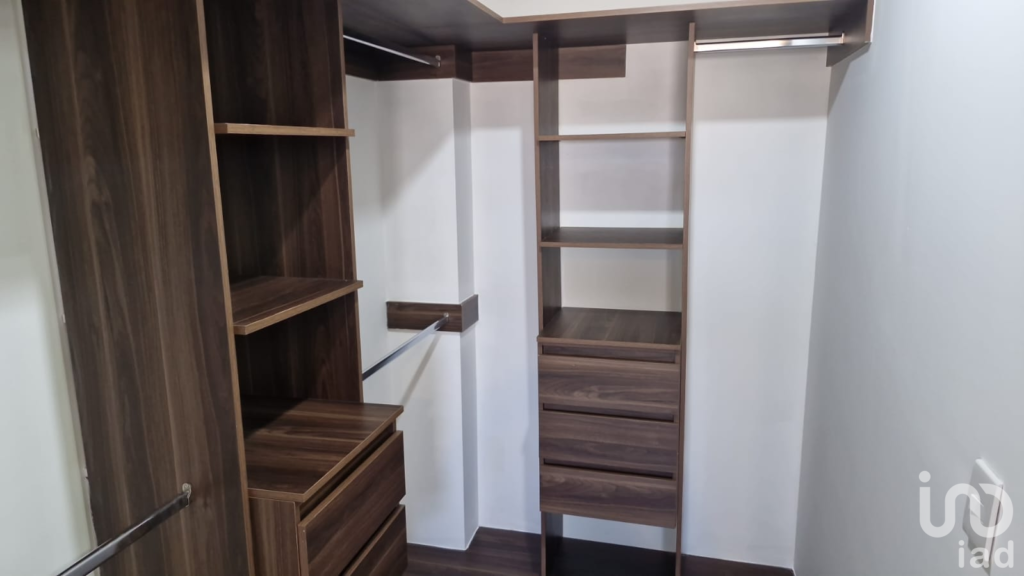 Av. Luis Vega Monroy, Avanta Gardens, Torre B, Departamento 1001B, Querétaro, C.P. 76090