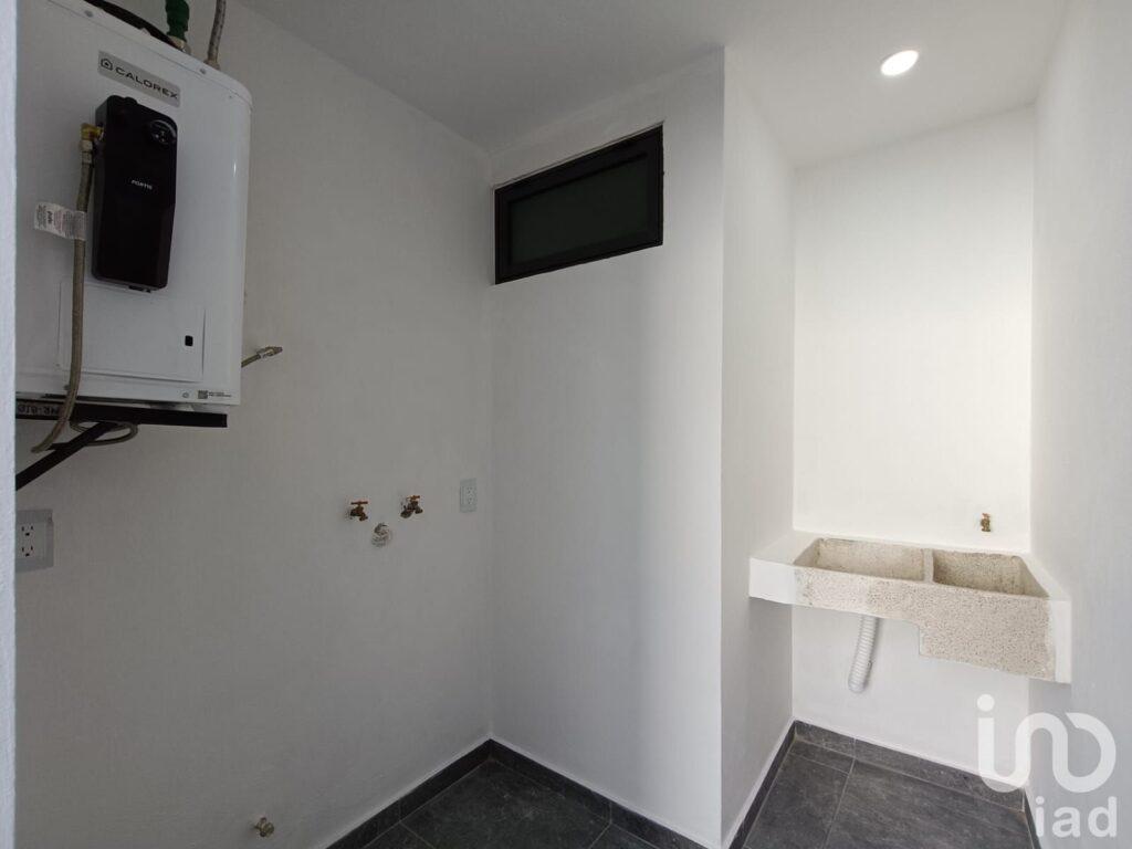 Casa en Venta en zona San Isidro con Roof Garden a 10 minutos de Costco periférico norte