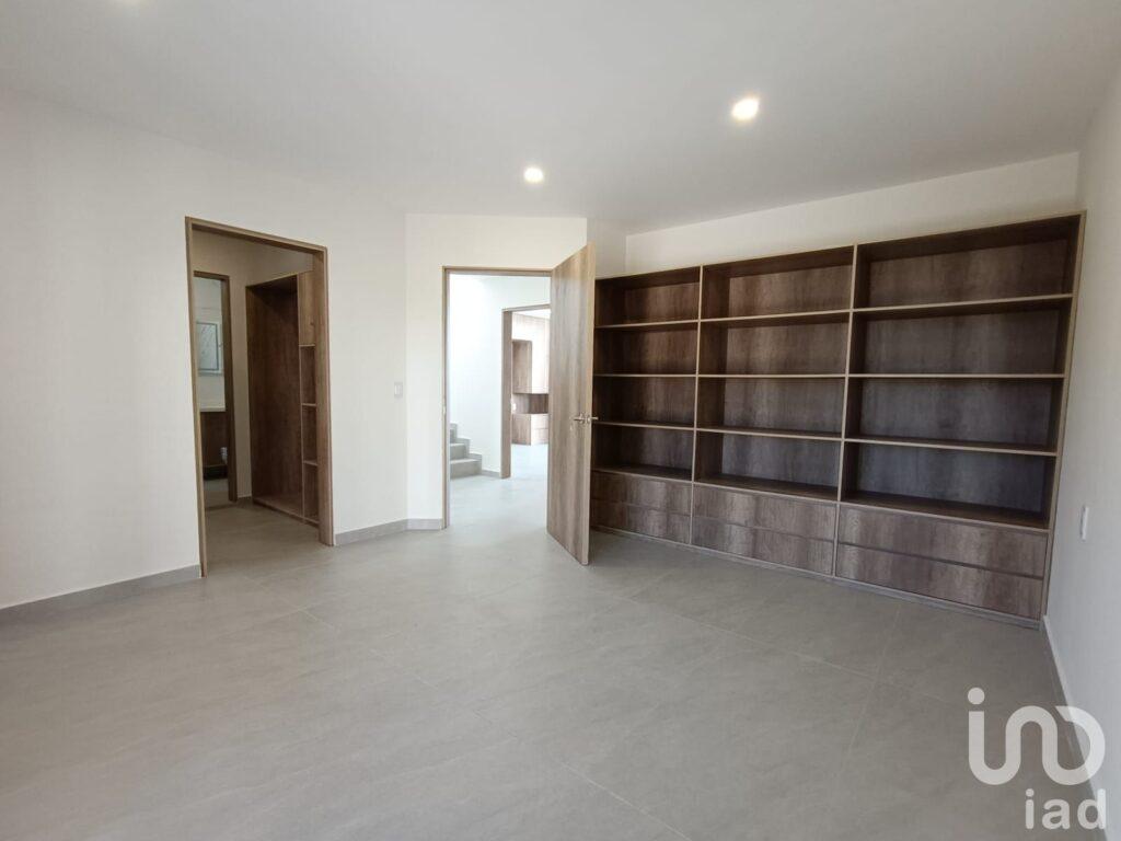 Casa en Venta en zona San Isidro con Roof Garden a 10 minutos de Costco periférico norte