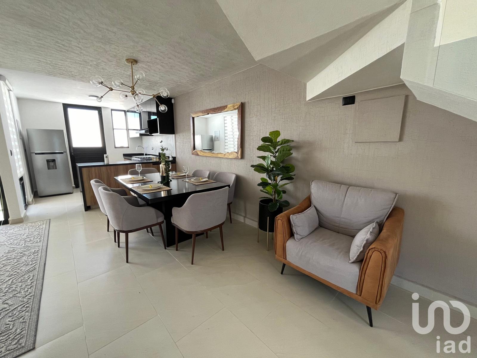 Casa en Venta al Norte de Aguascalientes con recámara en Planta Baja