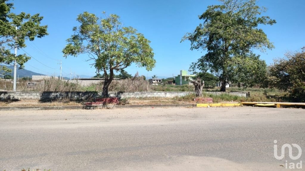 SE VENDE TERRENO COMERCIAL EN SAN JUAN DE ABAJO