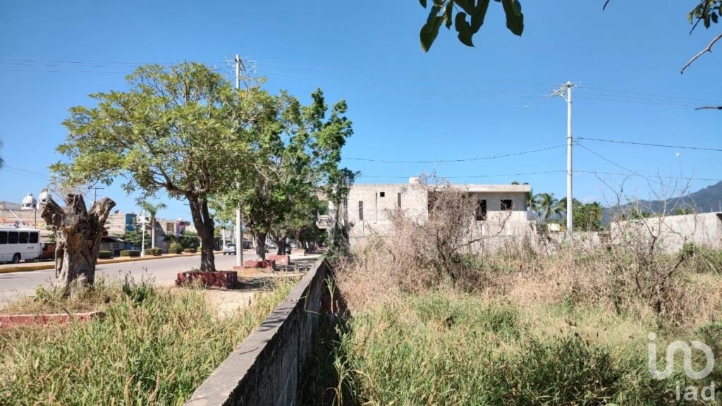 SE VENDE TERRENO COMERCIAL EN SAN JUAN DE ABAJO