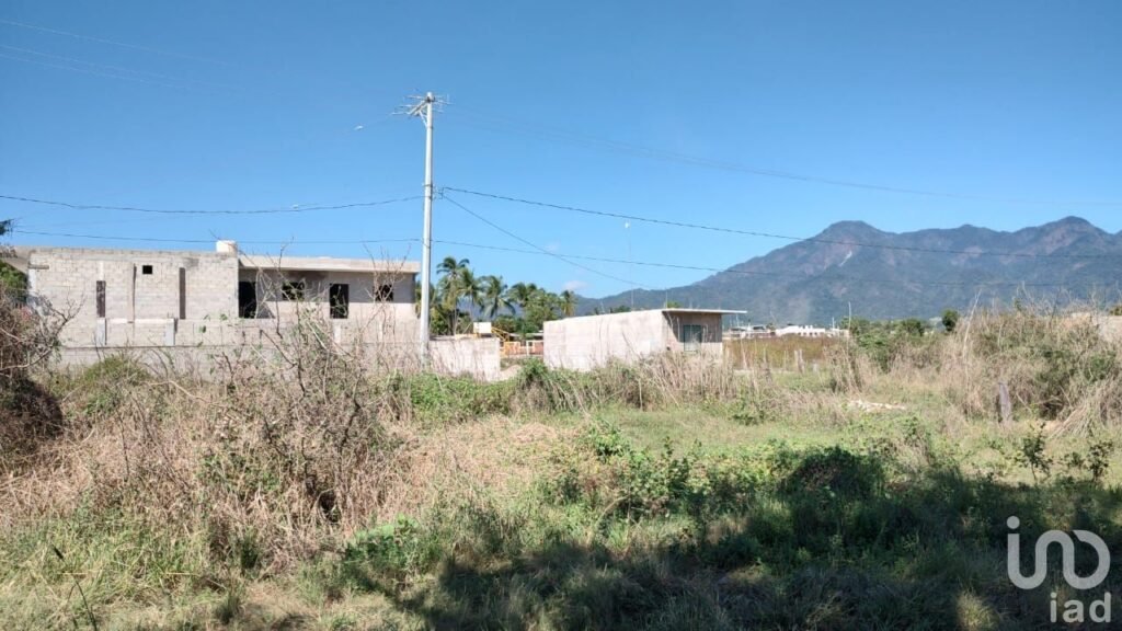 SE VENDE TERRENO COMERCIAL EN SAN JUAN DE ABAJO