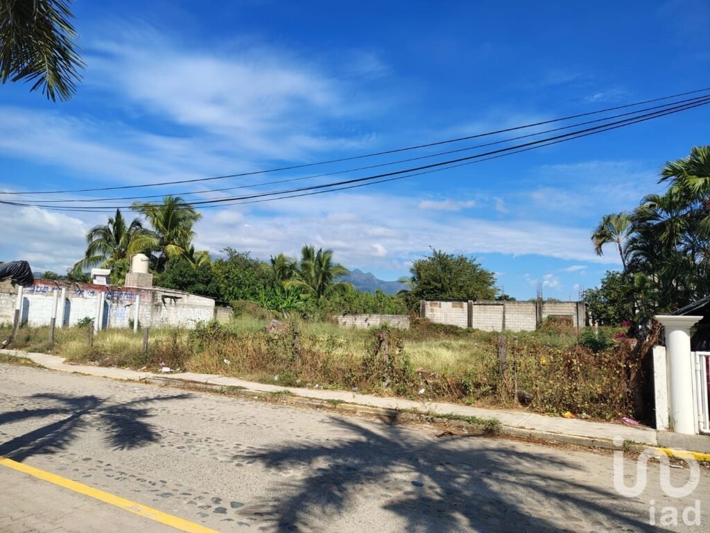 SE VENDE TERRENO COMERCIAL EN SAN JUAN DE ABAJO